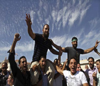 La Resistencia palestina libera 477 prisioneros en la primera etapa del intercambio
