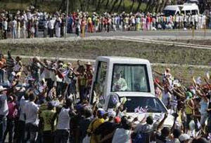 El Papa Benedicto XVI llega a cuba