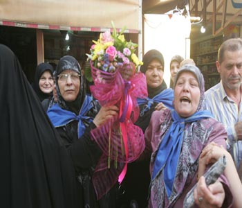 La alegría y las rosas en el cielo del Dahiyeh a causa de la liberación de los secuestrados
