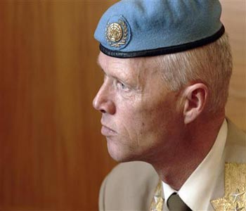 El jefe de la delegaci&oacuten de los observadores sobrevive a explosi&oacuten en Deraa