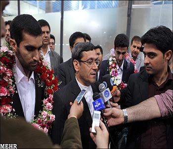 Llegan a Teher&aacuten dos ingenieros iran&iacutees liberados en Siria