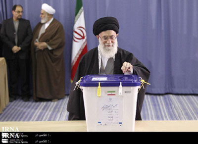 Imam Khaminei pide a los iran&iacutees el voto masivo