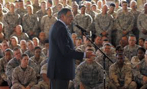 Panetta lanza duras cr&iacuteticas contra Pakist&aacuten a su llegada a Kabul