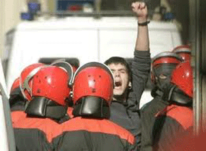 La organizaci&oacuten juvenil de ETA “Segi”, anuncia su disoluci&oacuten