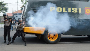 Indonesia: choques entre Polic&iacutea y manifestantes