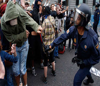 AI exige al ministro del Interior de España sancionar a policías del 25S