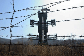 Corea del Norte lanza con éxito un cohete de largo alcance