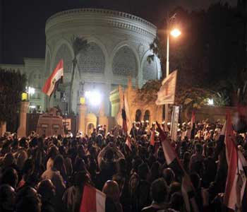 Mursi rechaza derogar el decreto presidencial
