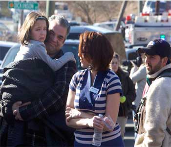 Tiroteo en una escuela de Connecticut deja 27 muertos