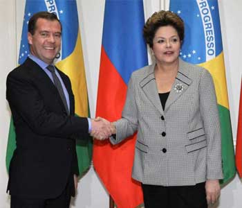 Medvédev visitar&aacute ma&ntildeana a Brasil