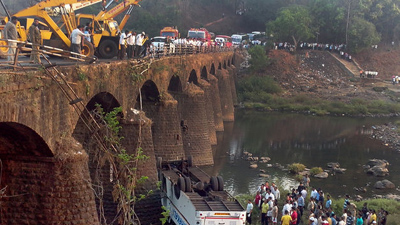 Accidente de autobús en La India causa la muerte de 37 personas