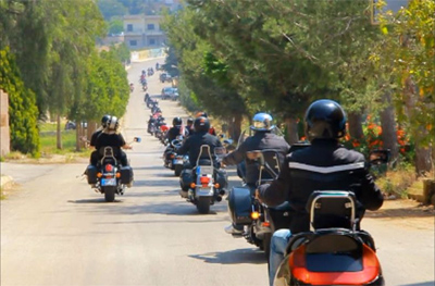 Un grupo de motociclistas desafían al enemigo israelí