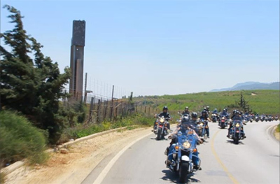 Un grupo de motociclistas desafían al enemigo israelí