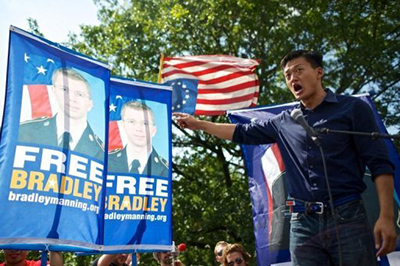 Bradley Manning, acusado de ’colusión con el enemigo’