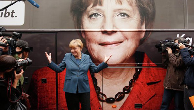 Merkel descarta cambiar la política alemana en Europa