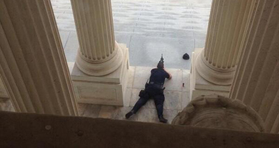 La policía mata a tiros a una mujer ante el Capitolio