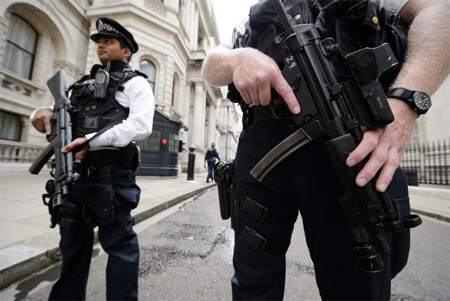 La Policía arresta a 9 hombres en Londres en una operación especial
