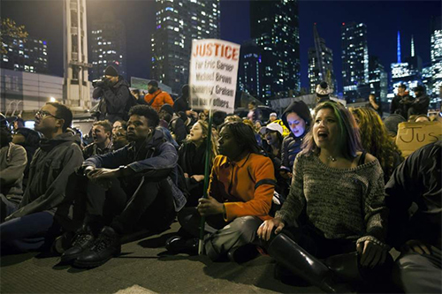 Otra noche de protestas en Estados Unidos