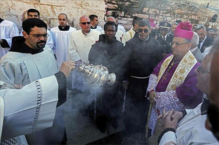 El patriarca de Al-Quds exhorta a reconstruir Gaza y acabar conflictos