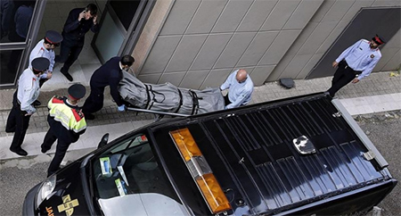 Un profesor muerto por disparos de ballesta en un instituto de Barcelona