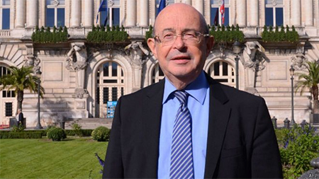 Un senador francés se suicida horas antes de ir a juicio