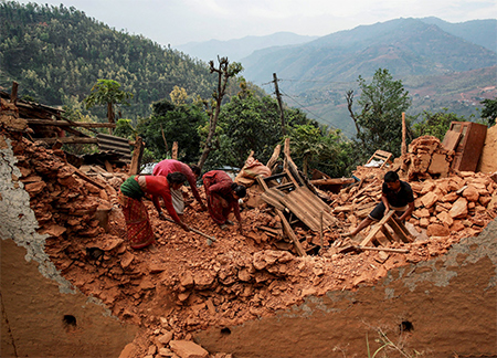 La lluvia dificulta las labores de rescate en Nepal