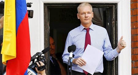 Fiscales suecos aceptan interrogar a Assange en Londres