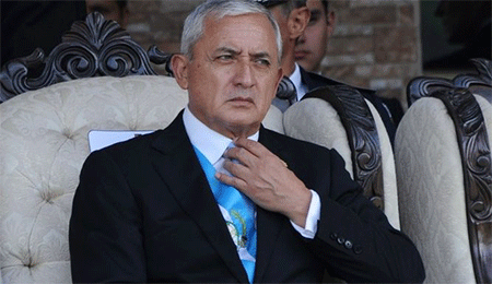 Dimite el presidente de Guatemala, acusado de corrupción