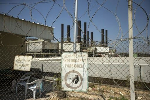 Entre las agresiones sionistas y la falta de fondos, Gaza se hunde en la oscuridad