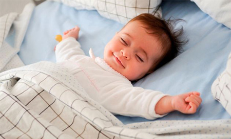 Revelan la mejor postura para dormir