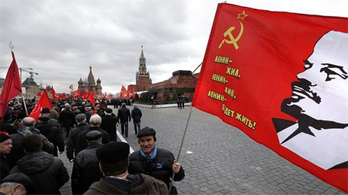 El Kremlin no piensa enterrar el cuerpo de Lenin, de momento