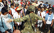 Indígenas colombianos liberan a cuatro militares