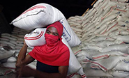 Asalto a un almac&eacute;n de arroz en Filipinas