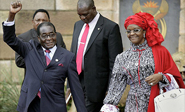 Mugabe no asistirá a la cumbre UE-África por no poder acudir con su mujer