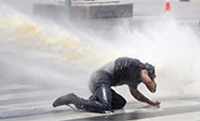Cañones de agua contra los manifestantes en Ankara