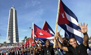 Raúl Castro preside desfile de trabajadores cubanos