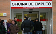 España lidera la reducción del desempleo en el último año