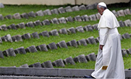 El papa Francisco invoca la paz para detener la &rsquo;locura&rsquo; b&eacute;lica
