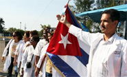 Cuba enviará más de 400 m&eacute;dicos a África para ayudar a combatir el Ébola