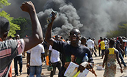 El presidente de Burkina Faso dimite y el jefe del Ej&eacute;rcito asume el poder