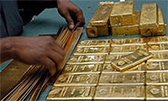 El oro podría caer en 2015 y el precio de onza llegaría a 800 dólares