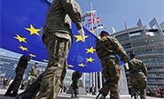 Merkel apoya el plan de Juncker en crear un Ej&eacute;rcito europeo