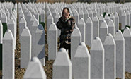 Serbia detiene a siete ex-policías por la matanza de Srebrenica