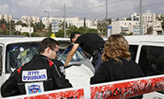 Un palestino atropella a dos policías sionistas en Al Quds
