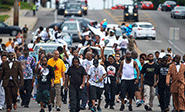 Furia negra en el aniversario de la muerte de Michael Brown