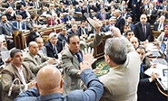 El parlamentario suspendido nueve meses por un zapatazo