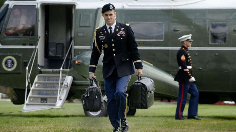 As&iacute; es el malet&iacute;n nuclear que Biden se ha llevado a Hiroshima