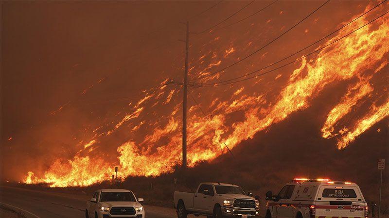 Nuevo incendio en Los &Aacute;ngeles se propaga velozmente y causa evacuaciones