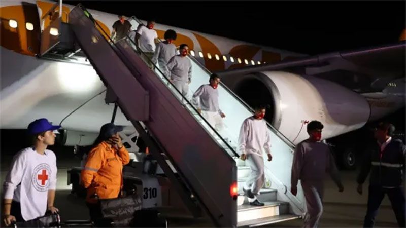Aterriza en Venezuela un avi&oacute;n con los 177 migrantes que estaban retenidos en Guant&aacute;namo