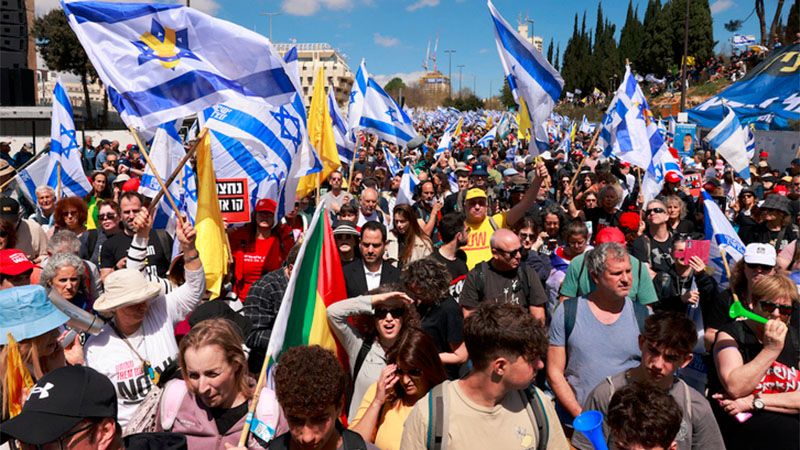 Israel&iacute;es protestan contra Netanyahu por la guerra en Gaza y despido jefe Shin Bet